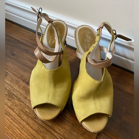 Cole Haan - collab with Maria Sharapova - yellow leather shoe with wedge heel - Picture 1 of 4